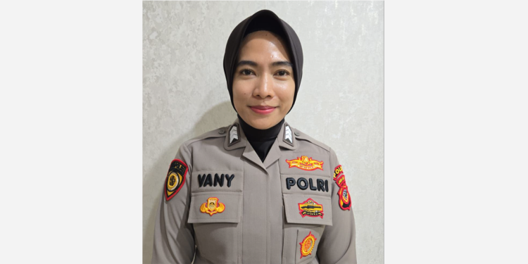 Polwan Polda Jabar Pukau Hadirin dengan Lantunan Al-Quran di Peringatan Maulid Nabi