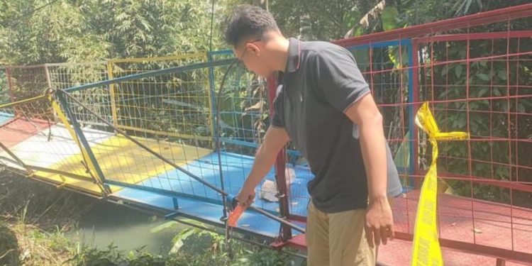 Insiden Pagar Jembatan Gantung Ambrol, Polisi Olah TKP Tempat 8 Siswa Tercebur di Sidamulih