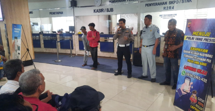 Edukasi Tertib Administrasi Kendaraan, Polres Karawang Andalkan Program “Polantas Menyapa”