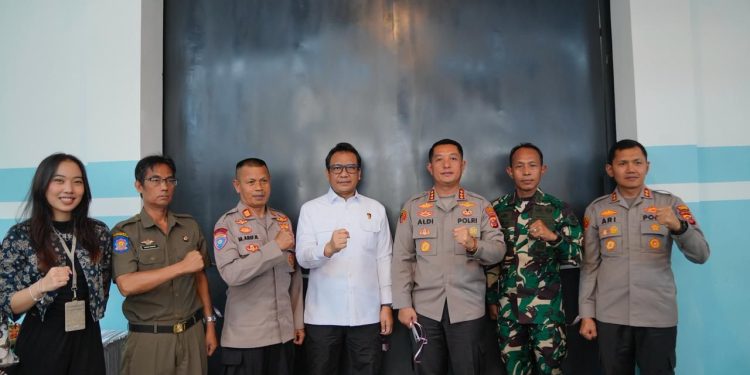 Kapolresta Bandung Dukung Penuh Program Makan Bergizi Gratis, Dapur SPPG Saparako 91 Resmi Dibuka di Majalaya