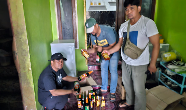 Polresta Cirebon Gencar Razia Miras, Puluhan Botol Disita dan Penjual Diproses Tipiring