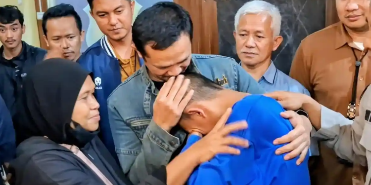 Polresta Bandung Serahkan Rizki Nur Fadhilah ke Keluarga, Tangis Haru Pecah di Mapolresta