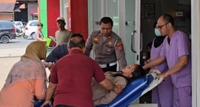 Kasat Lantas Polresta Bogor Kota Sigap Bantu Ibu Melahirkan di Tengah Kemacetan Akhir Pekan