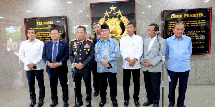 Kapolri Usai Rapat Perdana Komisi Percepatan Reformasi: Polri Terbuka dan Terima Evaluasi