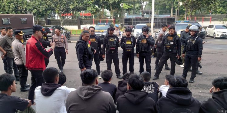 Polrestabes Bandung Tangkap Puluhan Anggota Geng Motor di Antapani