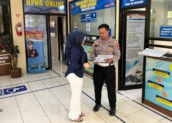 Ciptakan Komunikasi Sersan (Serius tapi Santai), Satlantas Polres Sumedang Gencarkan ‘Polantas Menyapa’
