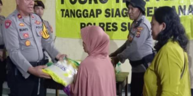 Banjir Terjang Kampung Cibago, Polres Subang Langsung Turun Tangan Bantu Warga Terdampak