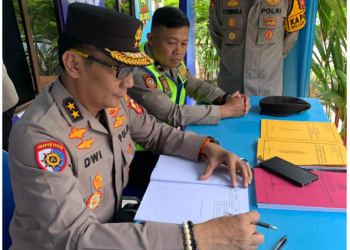 Pastikan Pelayanan Optimal Pada Ops Lilin 2025, Irjen Pol Dwi Gunawan Tinjau Pos Pelayanan Kawah Putih Ciwidey
