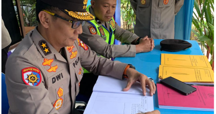 Pastikan Pelayanan Optimal Pada Ops Lilin 2025, Irjen Pol Dwi Gunawan Tinjau Pos Pelayanan Kawah Putih Ciwidey