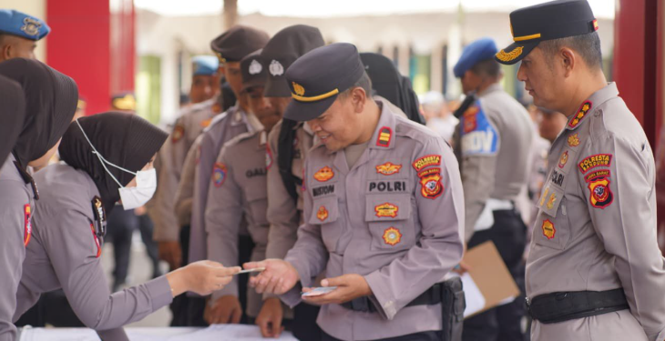 Polresta Bandung Gelar Apel Pengecekan Personel untuk Pengamanan Nataru 2025