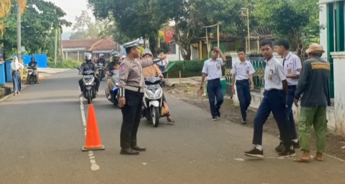 Strong Point Pagi Polres Banjar: Wujudkan Lalu Lintas Lancar dan Aman di Jam Sibuk