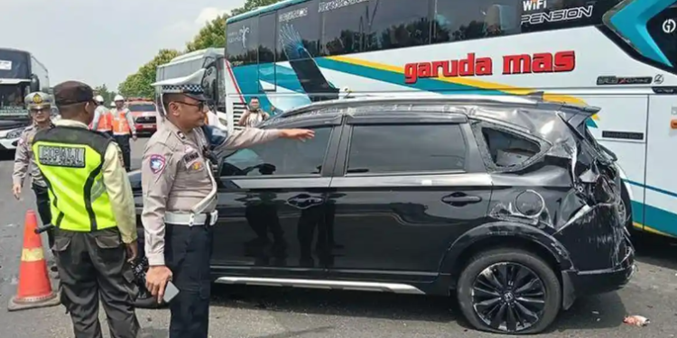Polda Jabar Sigap Tangani Tabrakan Beruntun di Tol Cipali, Pastikan Arus Lalin Lancar