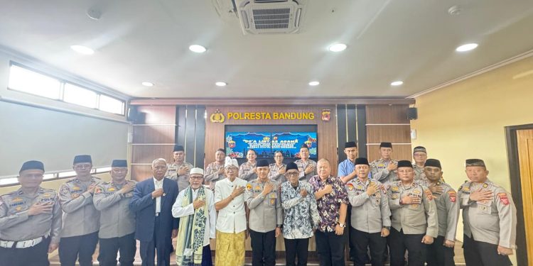 Polresta Bandung Gelar Doa Lintas Agama Secara Virtual untuk Korban Bencana di Sumatra