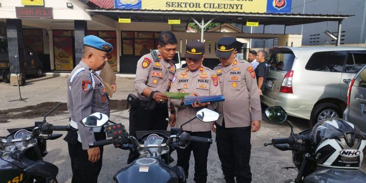 Polsek Cileunyi Siapkan Diri Sambut Nataru, Cek Kendaraan Dinas untuk Pelayanan Prima
