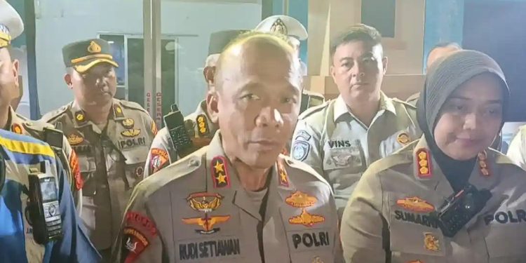 Pastikan Kelancaran Nataru, Kapolda Jabar Cek Pos Terpadu KM 188 Cipali