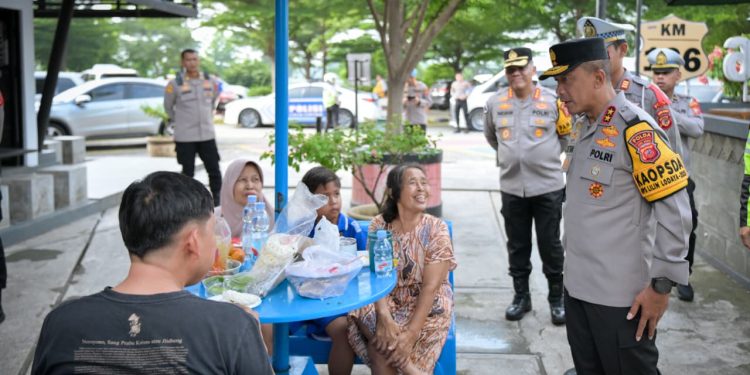Pastikan Kenyamanan Pemudik, Kapolda Jabar Tinjau Kesiapan Personel dan Sarana Rest Area Cipali