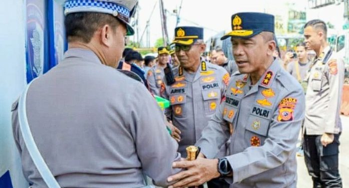 Pastikan Nataru Aman, Kapolda Jabar Irjen Rudi Setiawan Turun Langsung Cek Kesiapan Jalur Utama Karawang