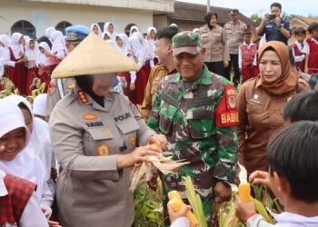 Polresta Cirebon Gelar Panen Raya Jagung dan Edukasi Siswa SD