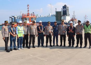 Jamin Kelancaran Logistik Nataru, Kapolda Jabar Tinjau Langsung Kesiapan Pengamanan di Pelabuhan Patimban