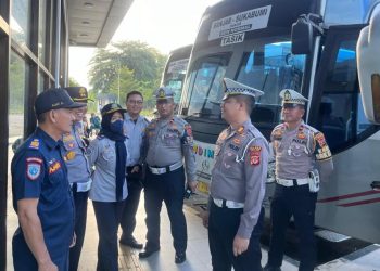 Jelang Libur Nataru, Polres Banjar Lakukan Ramp Check Bus di Terminal