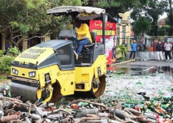 Polres Subang Gulung 117 Tersangka hingga Gilas 16 Ribu Botol Miras
