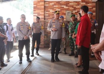 Operasi Lilin Lodaya: Kapolres Subang Pimpin Langsung Pengamanan Ketat Gereja di Malam Natal