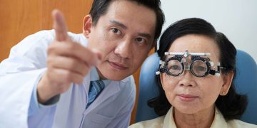 6 Cara Menjaga Kesehatan Mata di Era Digital, Hindari Mata Lelah Akibat Gadget!