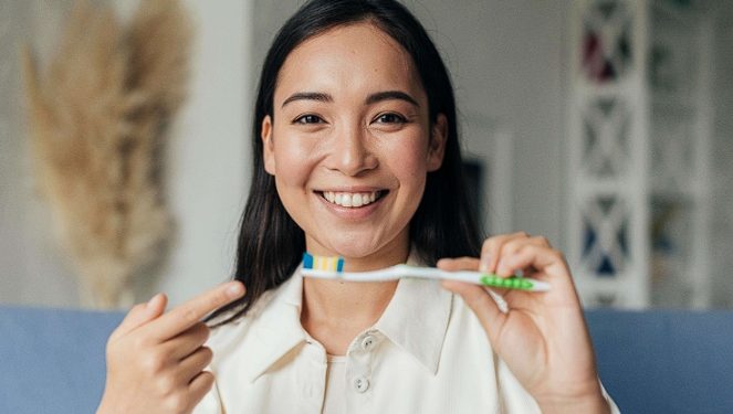 Ingin Senyum Penuh Percaya Diri, Berikut Panduan Lengkap Merawat Gigi Sehat