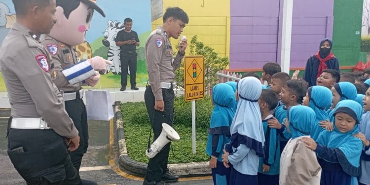 Polres Majalengka Edukasi Siswa TK tentang Lalu Lintas Melalui Program Polsanak