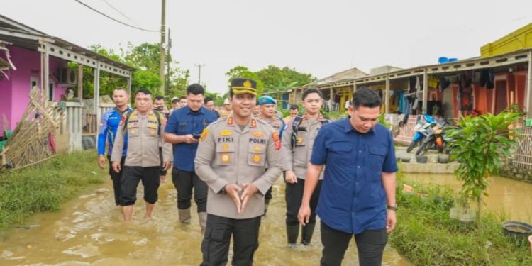 Pantau Evakuasi Banjir Karawang, Kapolres Pastikan Sinergitas Lintas Sektoral Berjalan Optimal