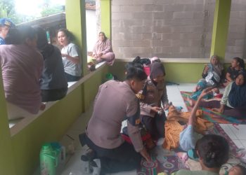 Polri “All Out”, Hadirkan Randurlap dan Patroli Kesehatan  untuk Korban Banjir Karawang