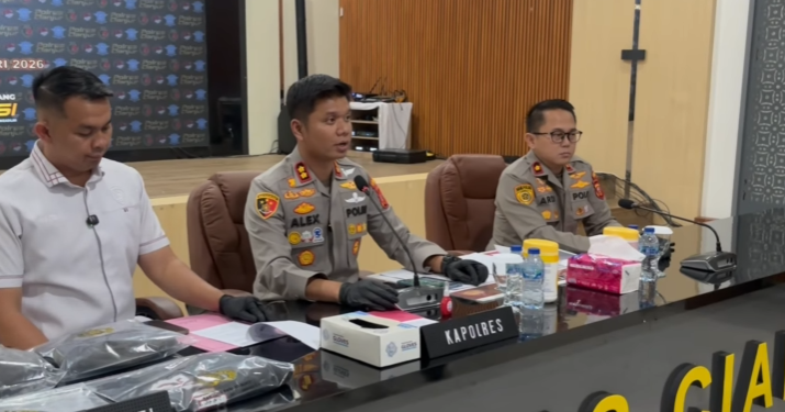 Polres Cianjur Ungkap Kasus Oknum PPPK Terjerat Judi Online, Aniaya Lansia dan Gasak Harta Ratusan Juta Rupiah