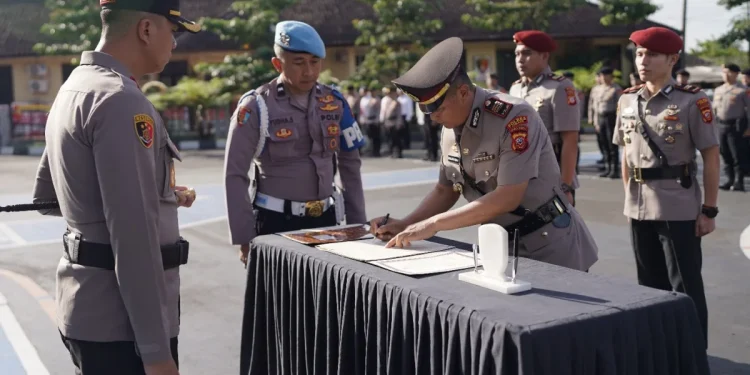 Polres Cimahi Lakukan Rotasi Pejabat Strategis, Kapolres Tekankan Sinergi Peningkatan Pelayanan