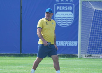 Bojan Hodak: Persib Tak Boleh Puas, Harus Lebih Gahar di Putaran Kedua Super League 2025/2026