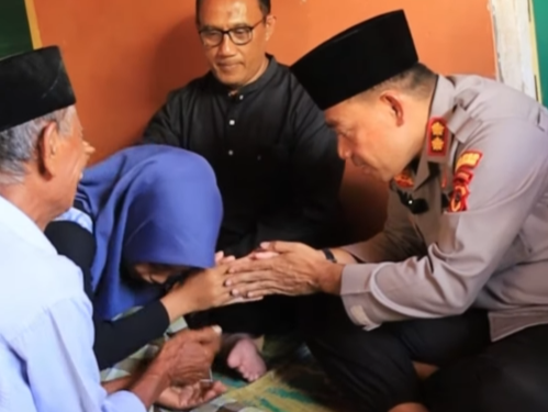Kapolres Pangandaran Ulurkan Tali Asih untuk Anak Yatim Piatu Berprestasi di Cijulang