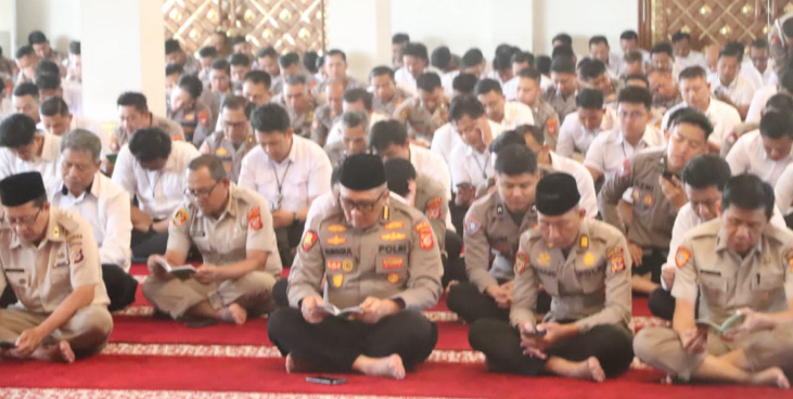 Polda Jabar Gelar Binrohtal Mingguan, Perkuat Iman dan Integritas Personel