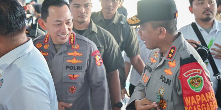 Kapolda Jabar Dampingi Kapolri dalam Kegiatan Panen Raya Jagung Serentak di Kabupaten Bekasi