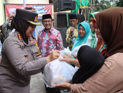 Warga Serbu Bazar Murah Ramadhan Kolaborasi PCNU, Disperdagin, dan Polresta Cirebon