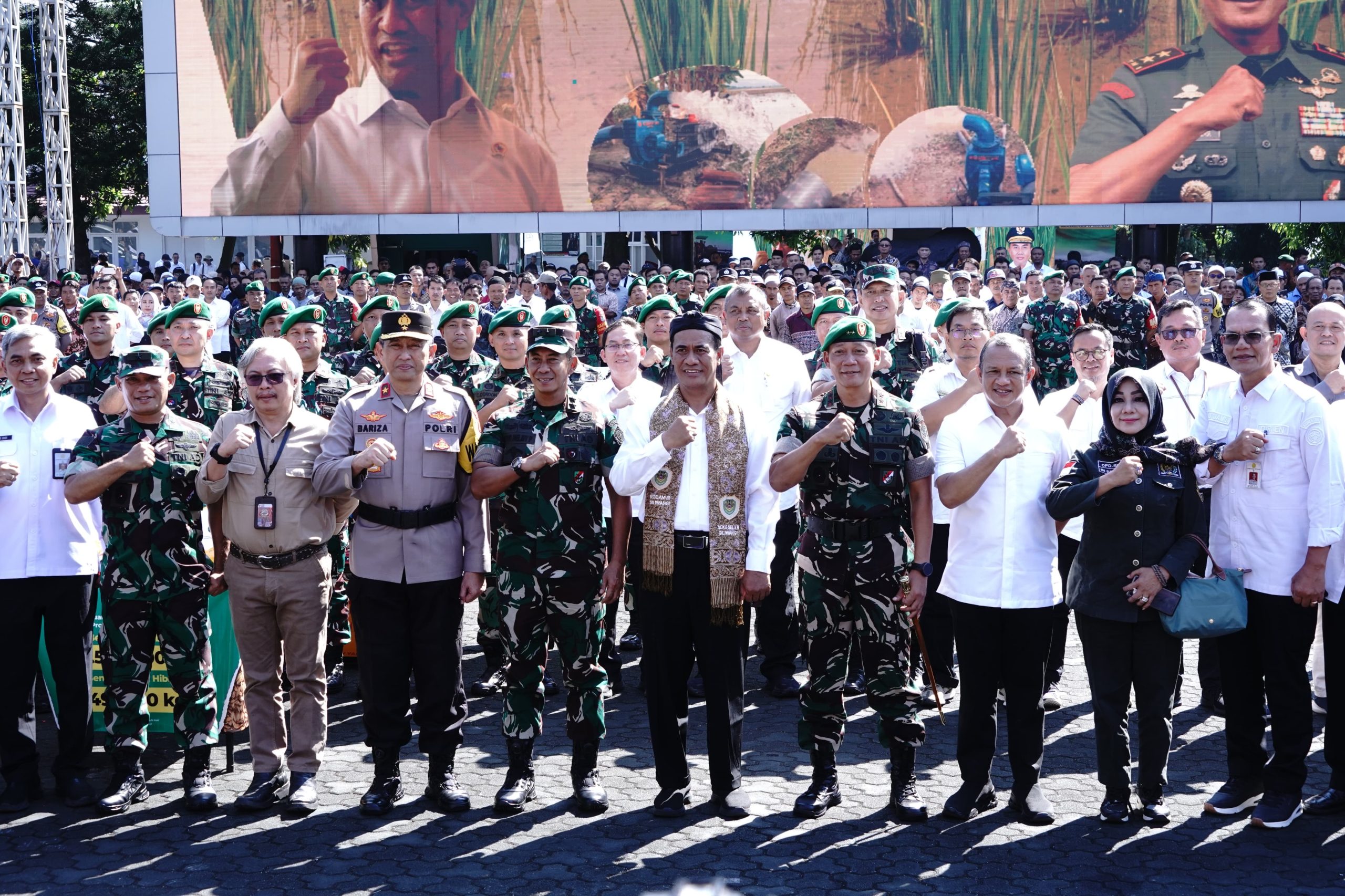 WAKAPOLDA JABAR MENGHADIRI KUNJUNGAN KERJA MENTRI PERTANIAN RI DALAM RANGKA AKSELERASI PROGRAM PENINGKATAN AREA TANAM (PAT) PADI MELALUI POMPANISASI KE PROVINSI JAWA BARAT - Tribrata News Polda Jawa Barat