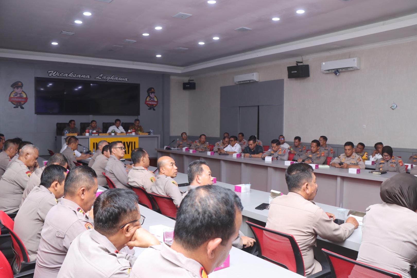 Polres Indramayu Dukung Penanaman Jagung Serentak 1 Juta Hektar
