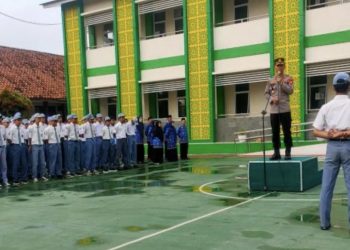 Kapolsek Cihideung Ajak Pelajar MAN 2 Kota Tasikmalaya Bijak Bermedia Sosial dan Hindari Kenakalan Remaja