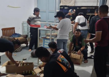 Polres Subang Amankan Ratusan Botol Miras Ilegal di Subang