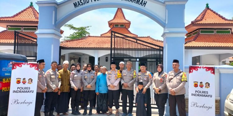 Polres Indramayu Gelar Jumat Berkah: Silaturahmi dan Kepedulian di Tengah Masyarakat