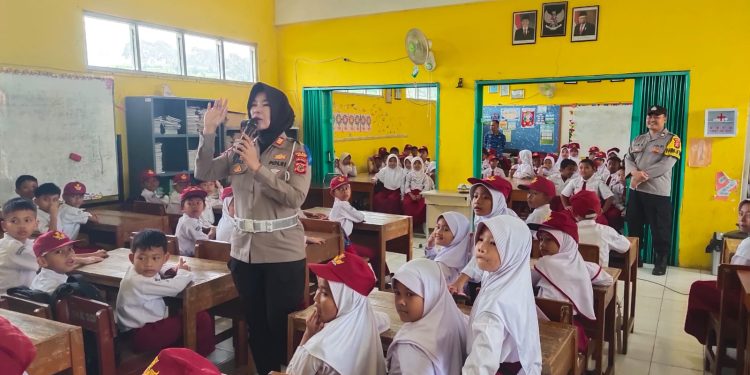 Polres Bogor: Upaya Pencegahan Kenakalan Remaja Lewat Program Police Go To School