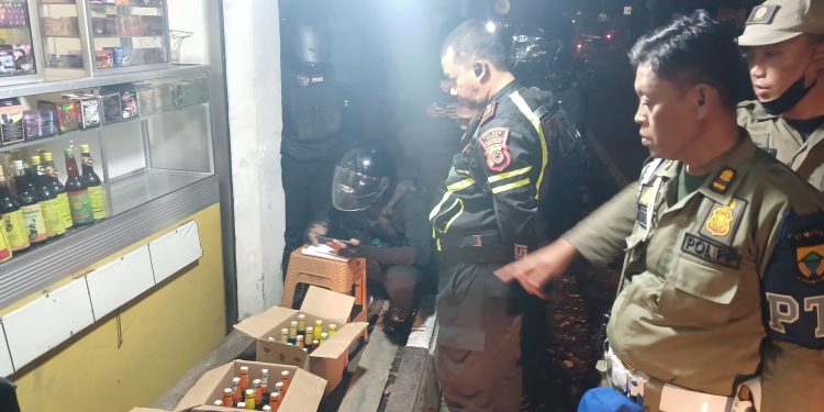 Jelang Ramadan, Polres Cianjur Razia Miras dan Bubarkan Geng Motor