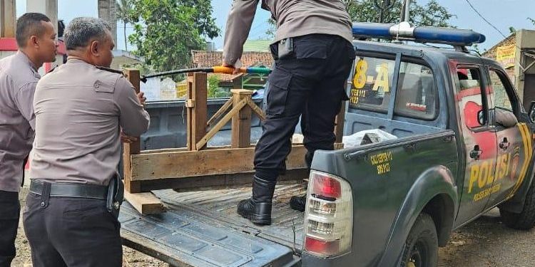 Polsek Banyuresmi Polres Garut Sita Alat Judi Muncang, Tanggapi Aduan Taros Kapolres