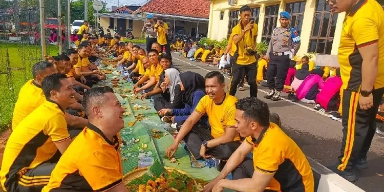 Kapolres Purwakarta Gelar Makan Bersama Ratusan Personel Jelang Ramadhan