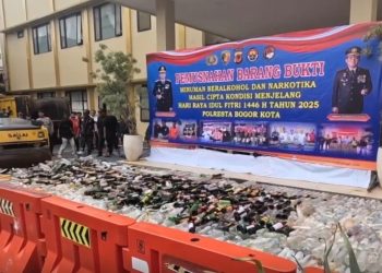 Polresta Bogor Kota Musnahkan Ribuan Botol Miras dan Narkotika