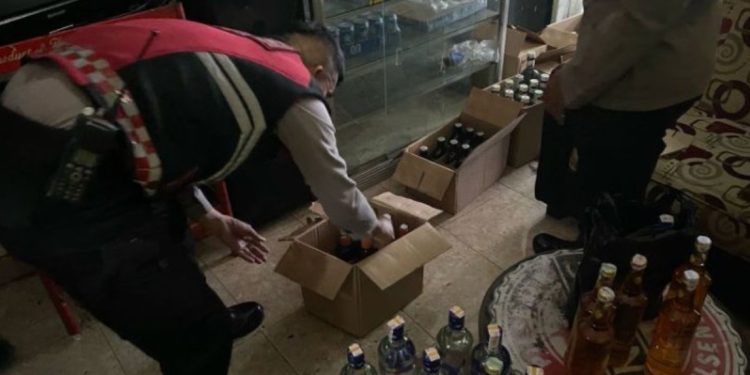 Polres Garut Gagalkan Peredaran Ratusan  Miras Saat Malam Takbiran