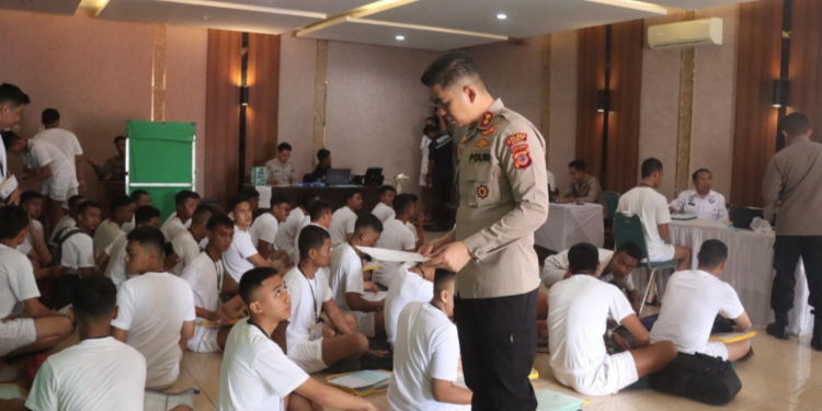 Kapolres Garut Awasi Langsung Pendaftaran Calon Siswa Polri, Pastikan Proses Bersih dan Transparan
